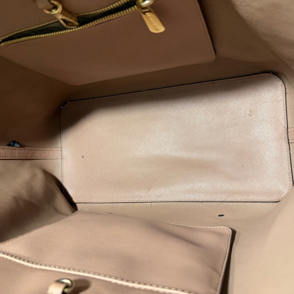 Michael Kors Dusty Rose Leather Tote with Gold Hardware - Picture 2 of 4